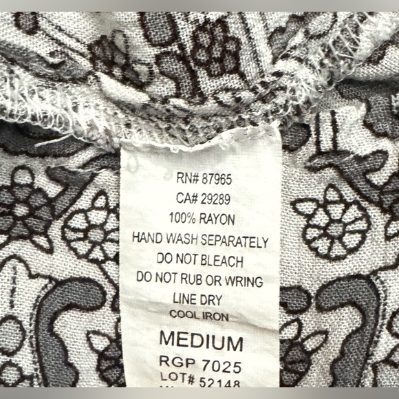 EUC Elan romper / coverup / jumpsuit. Size Medium. Only worn once. - Picture 5 of 7